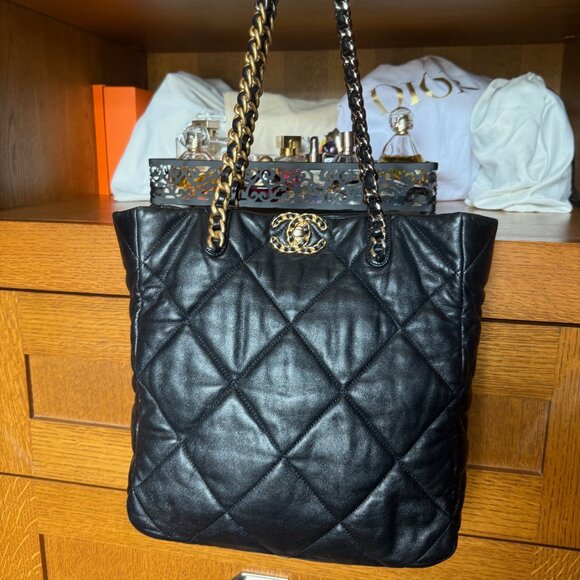 Chanel 19 shopping bag black quilted lambskin leather tote - Picture 8 of 16